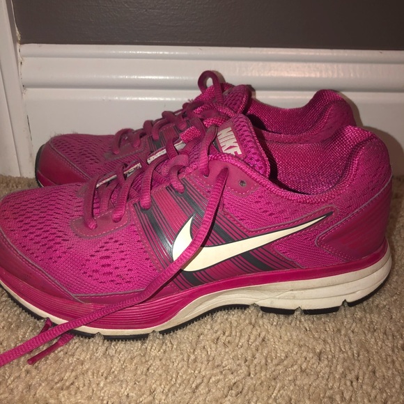 Nike running shoes - Picture 2 of 4